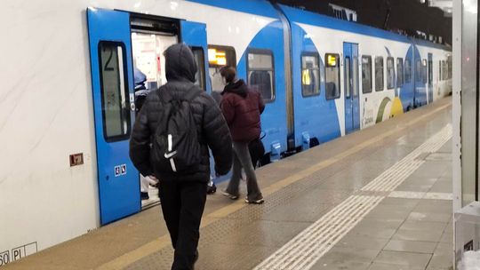 Pociągi znowu jeżdżą między Gryfinem, a Szczecinem. Co z pozostałym odcinkiem Nadodrzanki?