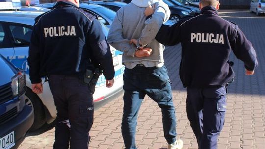 Gryfińska prokuratura zajmuje się sprawą rozboju. W Gryfinie kilkanaście dni temu...