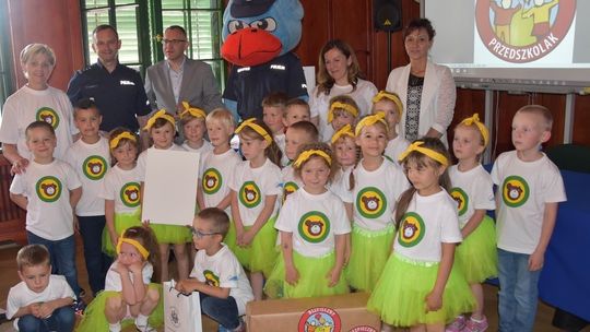 Gryfińskie przedszkole laureatem certyfikatu honorowego tytułu „Bezpieczny Przedszkolak” Gryfińskie przedszkole laureatem certyfikatu honorowego tytułu „Bezpieczny Przedszkolak”