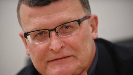 Grzesiowski: Decyzje dotyczące pandemii podejmują ludzie z PR-u, a nie specjaliści zarządzania kryzysowego