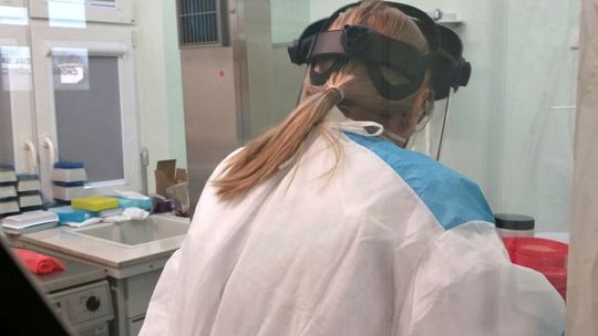 Gwałtowny spadek zachorowań, który daje do myślenia