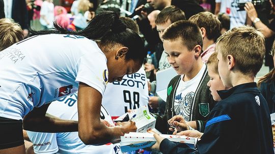 Gwiazdy zagrają dla dzieci