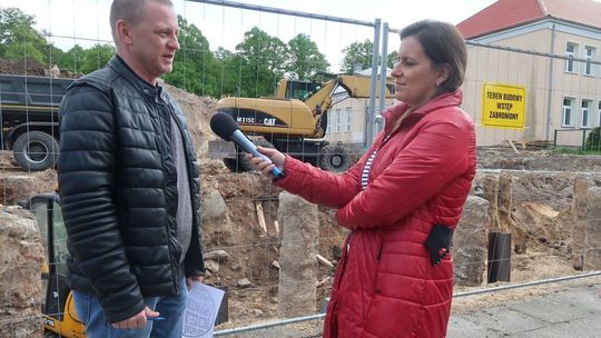 Hala w miejscu starych kamienic. TVP3 w Gryfinie Hala w miejscu starych kamienic. TVP3 w Gryfinie