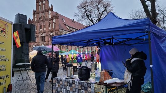 Handel połączyli z lokalnymi atrakcjami artystycznymi