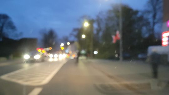 Hulajnogą w poprzek ulicy Hulajnogą w poprzek ulicy