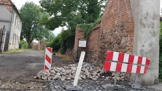 Idzie kamień pod kamienie