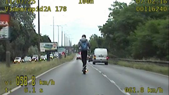 E-hulajnoga z taką prędkością jest jak torpeda. dzieciaki jeżdżą z prędkością 60, 70, nawet 80 km na godzinę