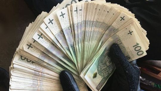 Ile pieniędzy na zabezpieczenia w szkolnictwie dostały poszczególne gminy powiatu