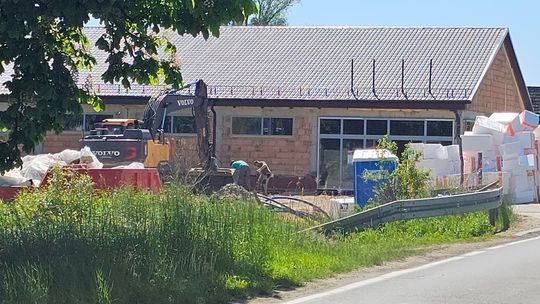 Inwestycja Dino na finiszu. Czy zakupy w nowym sklepie zrobimy jeszcze tego lata