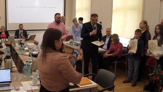 Inwestycja w przyszłość. Najzdolniejsi uczniowie z gminy nagrodzeni Inwestycja w przyszłość. Najzdolniejsi uczniowie z gminy nagrodzeni