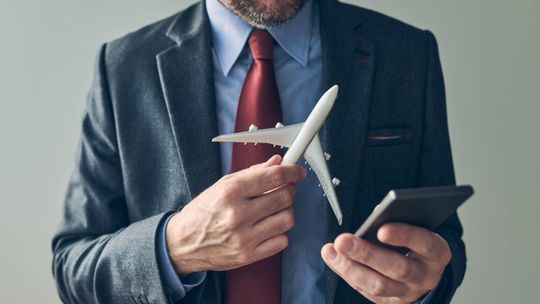 Jak korzystać z aplikacji mobilnych do rezerwacji biletów lotniczych? Jak korzystać z aplikacji mobilnych do rezerwacji biletów lotniczych?