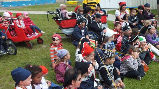 Jak pszczółki turlały beczkę z rumem Jak pszczółki turlały beczkę z rumem