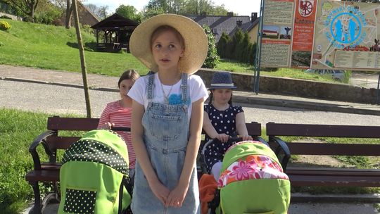 Jaka miła niespodzianka z okazji Dnia Mamy! Przygotowali ją wokaliści z domu kultury [WIDEO]