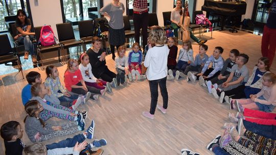 Jakie przetrwały dawne tradycje muzyczne, zwyczaje i obrzędy