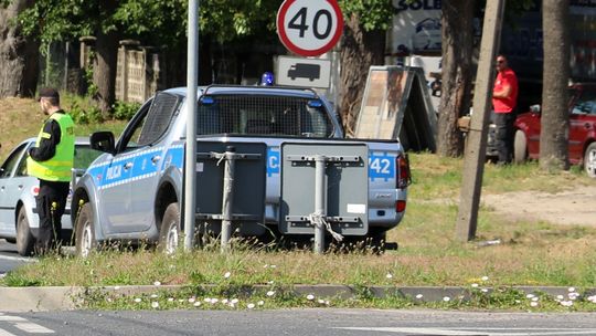 Jechał do pracy bez prawa jazdy, bo go nie miał. Ile zapłaci?