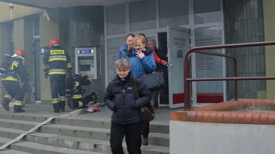 Jeden stracił przytomność, kilku zostało uwięzionych w budynku