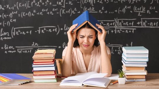 Zabraknie pieniędzy na pensje dla nauczycieli? Brakuje rzetelnych wyliczeń i niespełnione obietnice