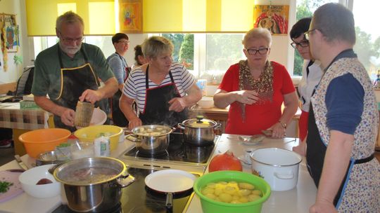 Jesienny piknik z dwoma głównymi atrakcjami