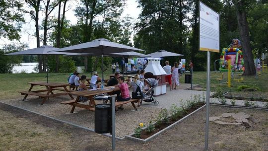 Jest już siłownia zewnętrzna i miejsce piknikowe. Będą plac zabaw, pomost i wypożyczalnia kajaków