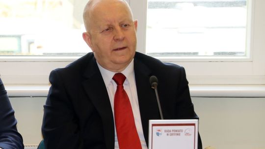 „Jest pan chamem!” - zwracają się do siebie radni