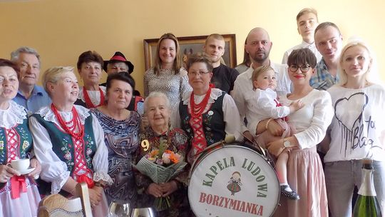 Joanna Włoch z kapeli ludowej „Borzymianka” skończyła 96 lat!
