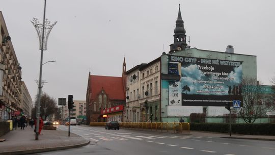 Już nawet zegar nie wskazuje dobrej godziny Już nawet zegar nie wskazuje dobrej godziny