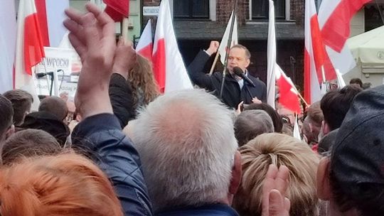 Kandydaci ostro wzięli się do pracy w drugiej turze. Jest "na żyletki" Kandydaci ostro wzięli się do pracy w drugiej turze. Jest "na żyletki"