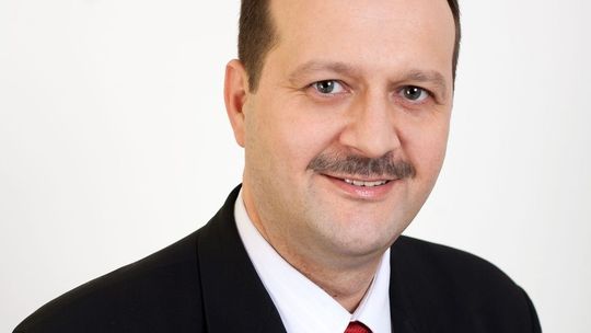 Kandydat na burmistrza Jacek Kawka przedstawia główne punkty swojego programu