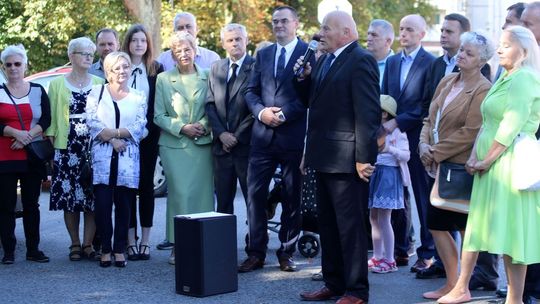 Kandydat na burmistrza wychodzi na ulice do ludzi