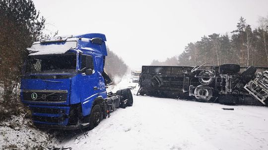 Karambol i wielkie korki. Wyznaczono objazdy [ZDJĘCIA]