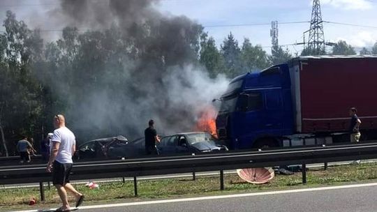 Karambol na drodze. Są zabici i ranni