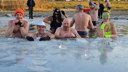 Karnawał na lodzie i w wodzie. Lodowi zapaleńcy w akcji