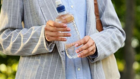 Mandat za butelkę wody w Szczecinie. Szef KAS ostro odpowiada na hejt i broni urzędników