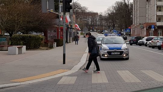 Kazał wywiesić flagi. Mieszkańcy pytają: dlaczego? Kazał wywiesić flagi. Mieszkańcy pytają: dlaczego?