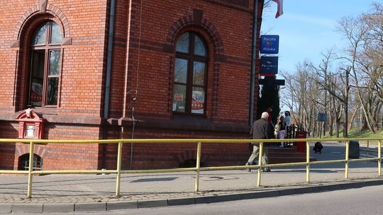 Kazała mi lizać znaczki w czasach epidemii - skarży się czytelniczka