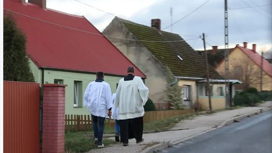 Kiedy ksiądz zawita po kolędzie? Harmonogram wizyt duszpasterskich w Gryfinie Kiedy ksiądz zawita po kolędzie? Harmonogram wizyt duszpasterskich w Gryfinie