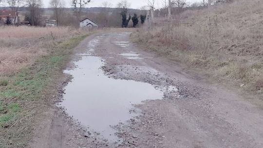 Kiedy wreszcie doczekamy się naprawy drogi? - pytają zniecierpliwieni mieszkańcy