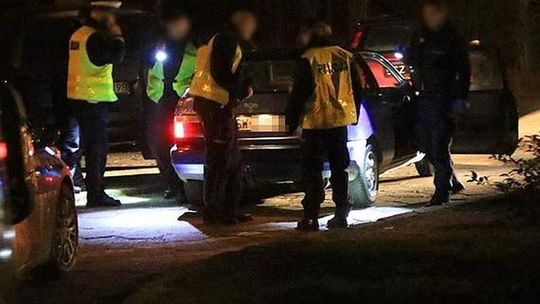 Kierowca był pod wpływem środków odurzających, a pasażer miał narkotyki