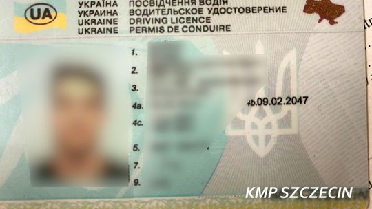 Kierowca pokazał fałszywe prawo jazdy. Miał jeszcze coś na sumieniu