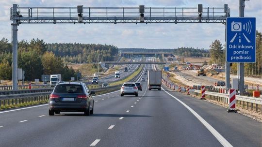 Około 50 km ciągłej kontroli odcinkowym pomiarze prędkości: Czy to najsurowszy system pomiaru w Polsce