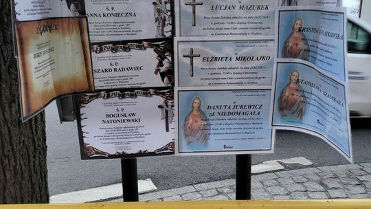 Klepsydr jest tak dużo, że nie mieszczą się na tablicach Klepsydr jest tak dużo, że nie mieszczą się na tablicach