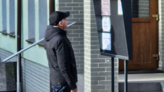 Klepsydra mierzy czas, ale żałoba mierzy naszą tęsknotę