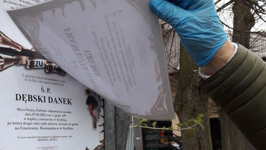 Klepsydry naklejają jedną na drugą Klepsydry naklejają jedną na drugą