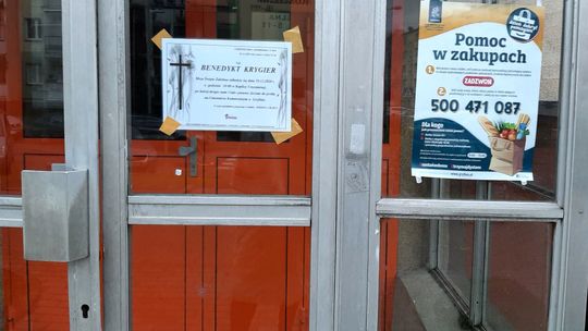 Klepsydry umieszczają teraz nawet na drzwiach