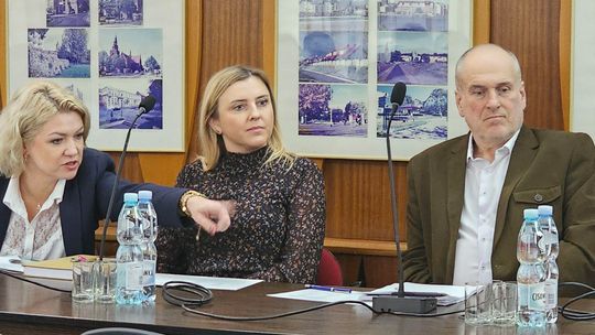 Kłopoty burmistrza Mieczysława Sawaryna i jego ludzi. Zawiadomienie do RIO i groźba kar finansowych