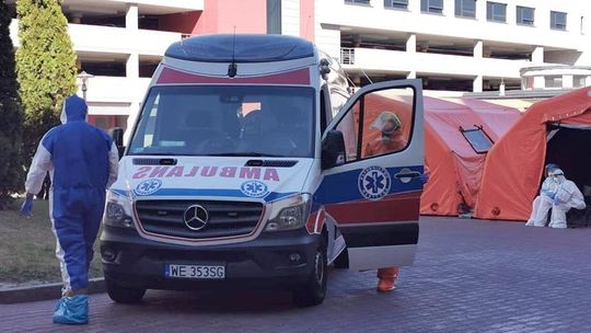 Kobiety w średnim wieku zakażone koronawirusem