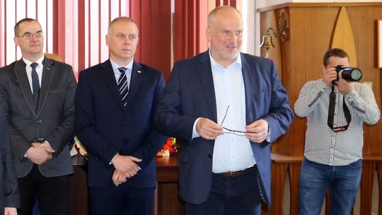 Kogo burmistrz „kupi” do sesji absolutoryjnej?