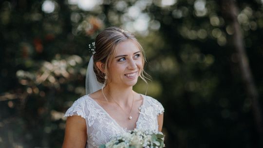 Kolczyki ślubne i inne elementy biżuterii - na co zwrócic uwagę?