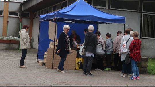 Kolejka po truskawki za 9 zł