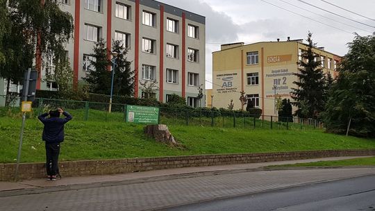 Kolejny nauczyciel z koronawirusem. 10 klas przechodzi na nauczanie zdalne